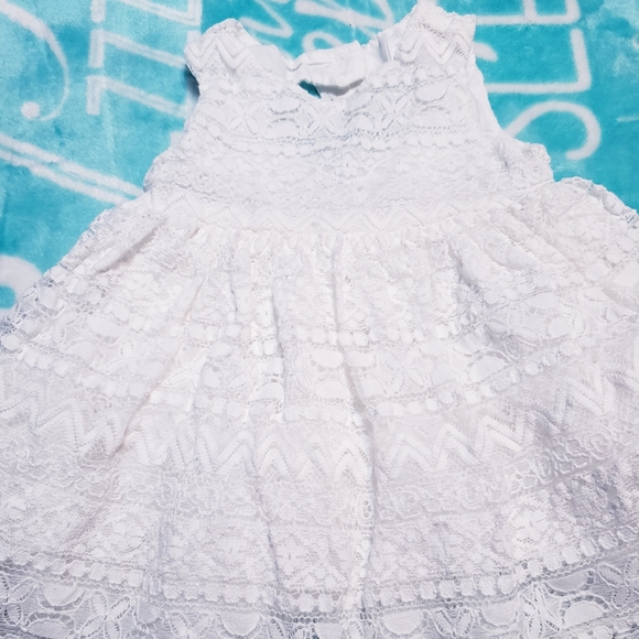 Dresses - Picture 2 of 5